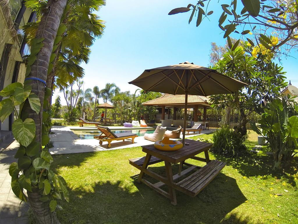 Premier Surf Camp Hotel Canggu Kültér fotó