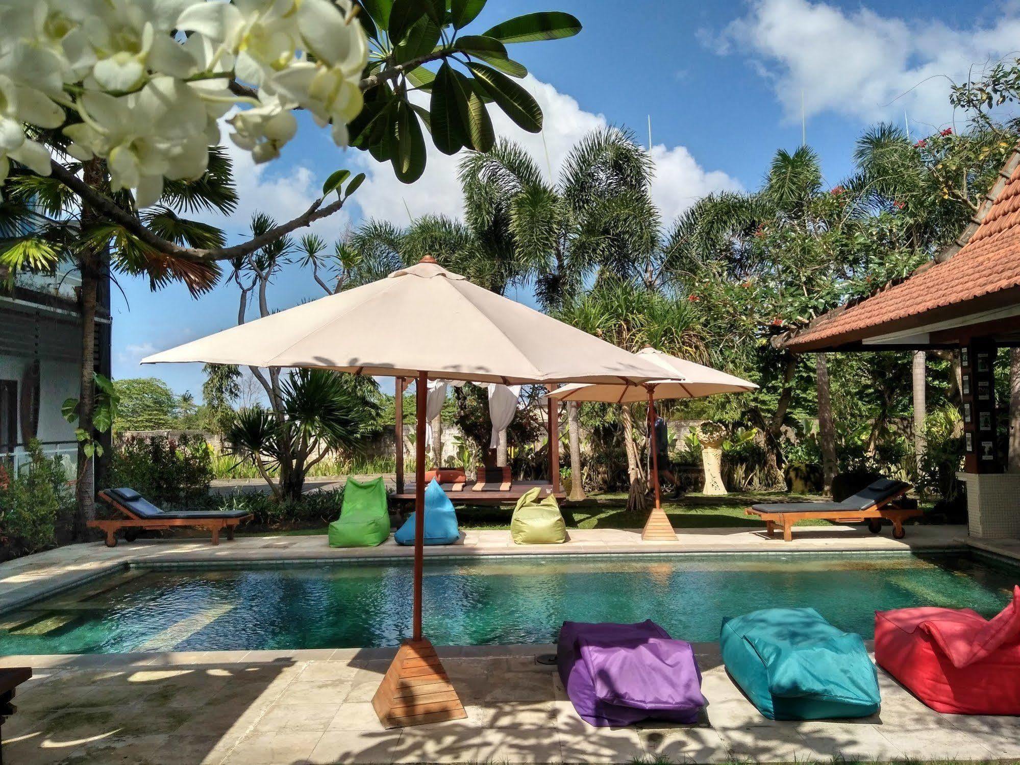 Premier Surf Camp Hotel Canggu Kültér fotó