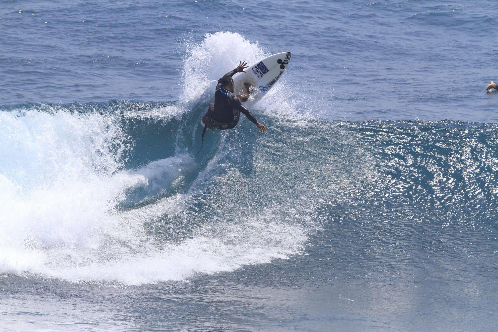 Premier Surf Camp Hotel Canggu Kültér fotó