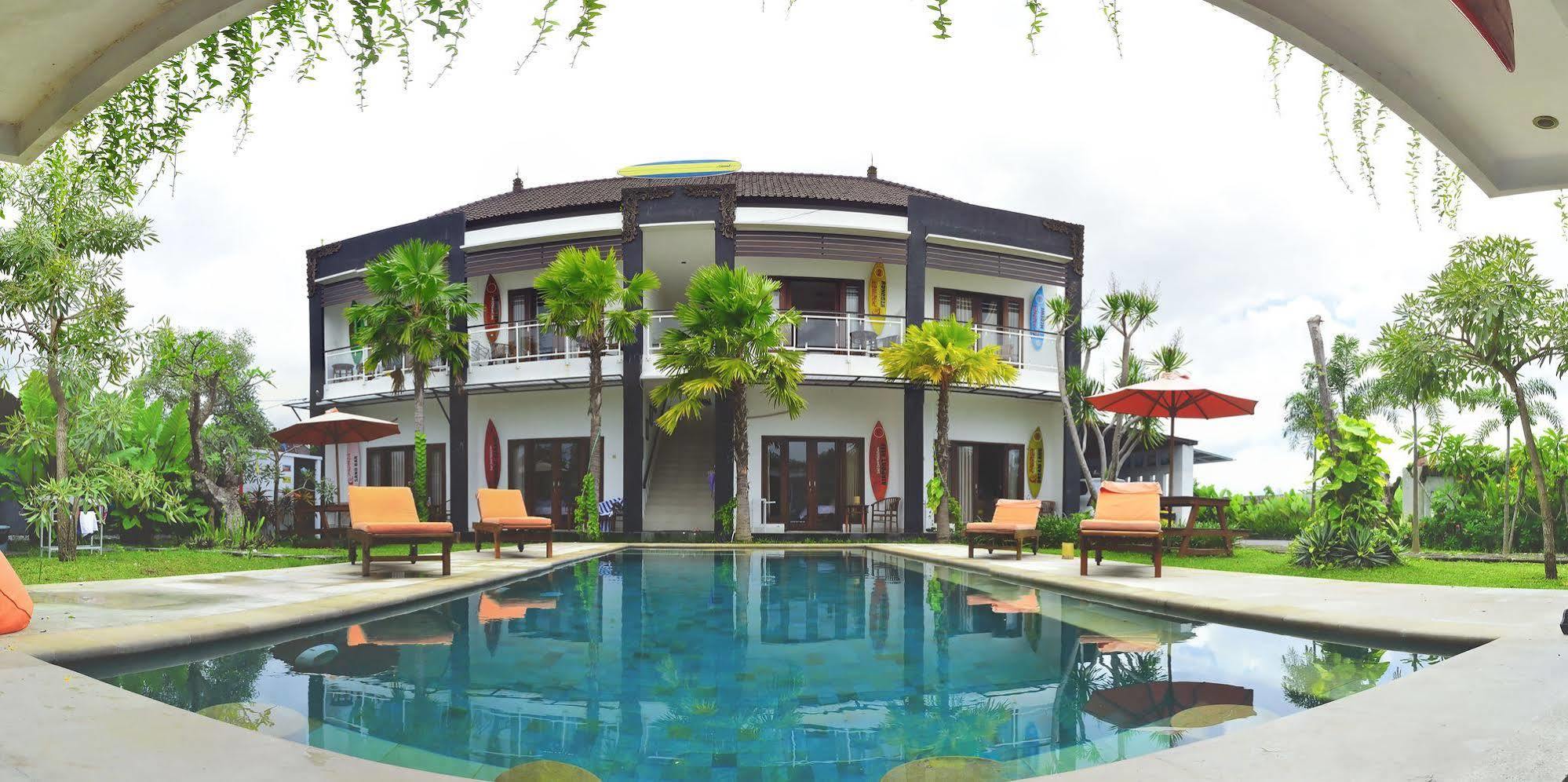 Premier Surf Camp Hotel Canggu Kültér fotó